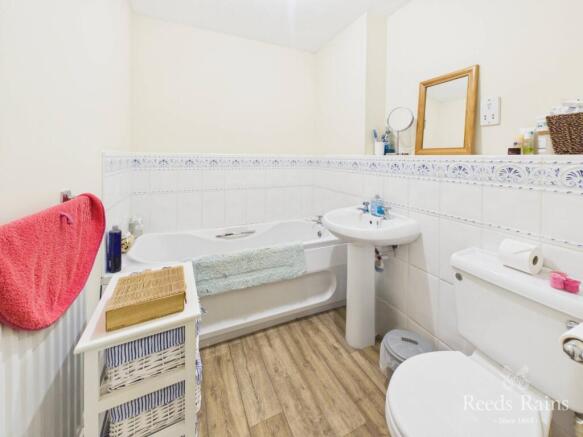 2 bed Apartment for sale Image 9