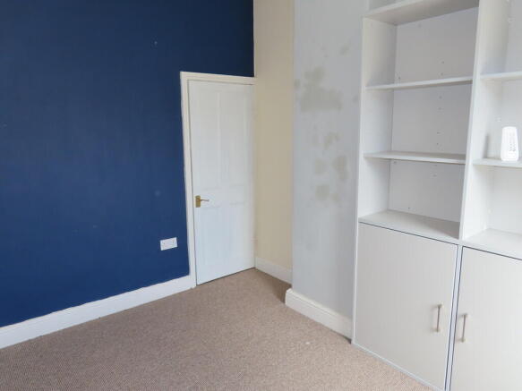 2 bed Terraced to rent Image 10