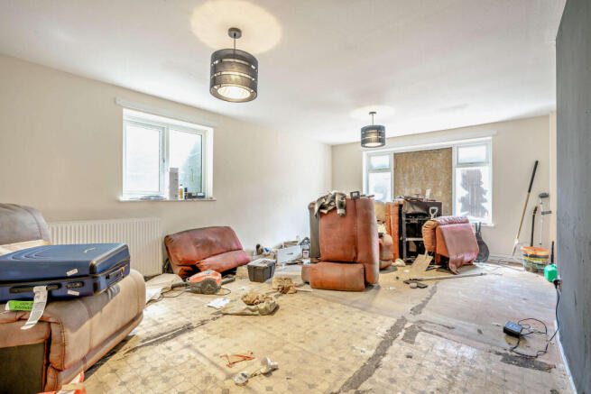 4 bed Detached for sale Image 6