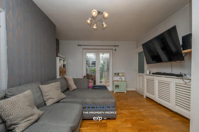 Photo 3
