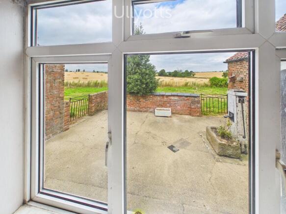 6 bed Detached for sale Image 11