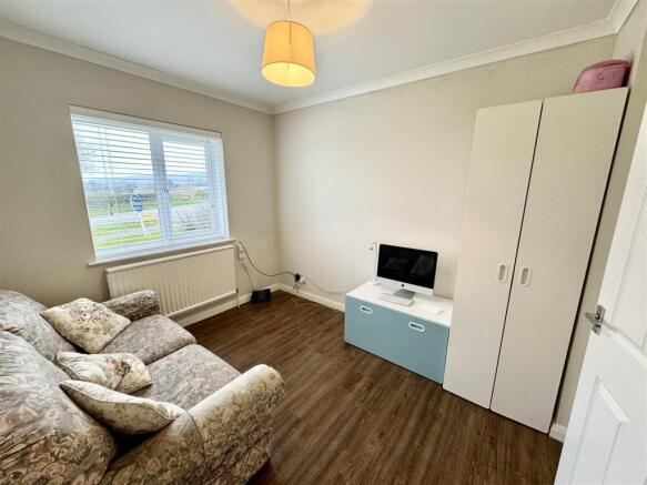 SNUG/HOME OFFICE