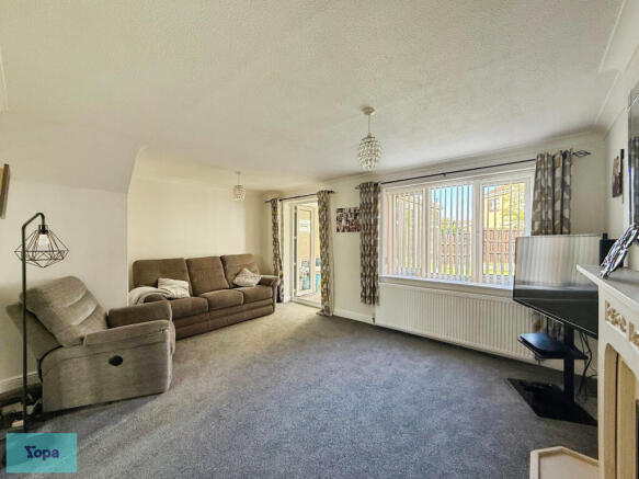 3 bed Detached for sale Image 4