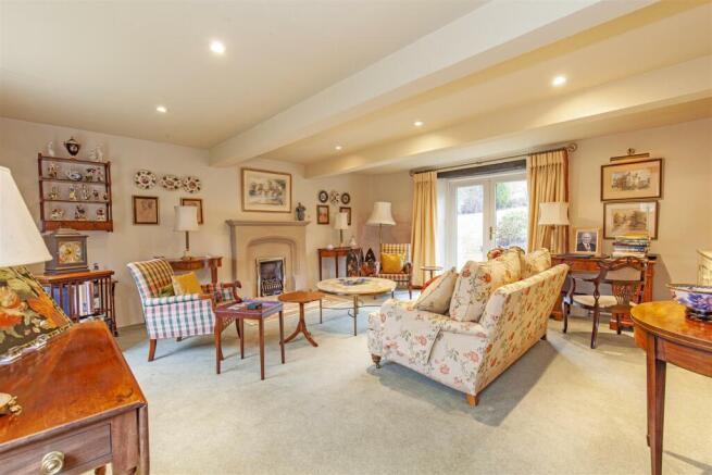 Reception Room-1.jpg