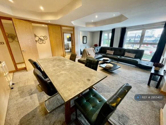 3 bed Flat to rent Image 8