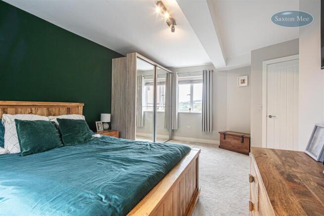 4 bed Detached for sale Image 10