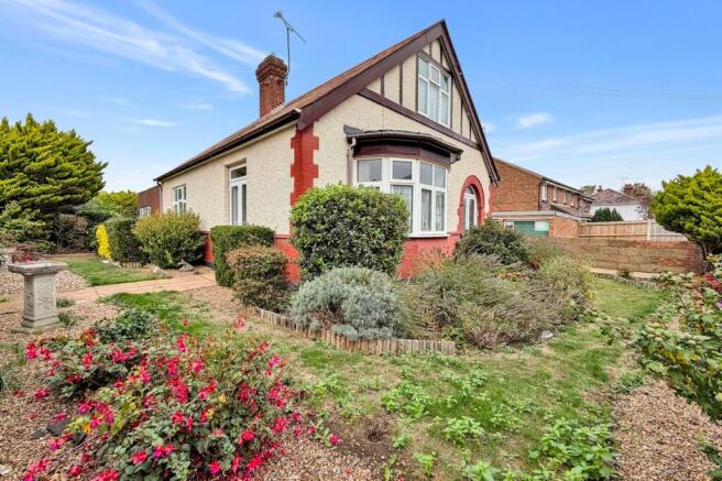3-bed house on High Dewar Road, Rainham, Gillingham, ME8, £450,000