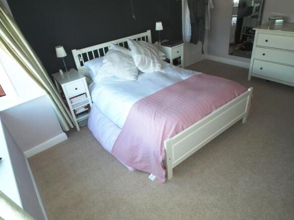 Bedroom 1 Pic 2