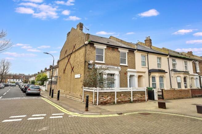 19b Kenmont Gardens, Kensal Green, London NW10 6BT