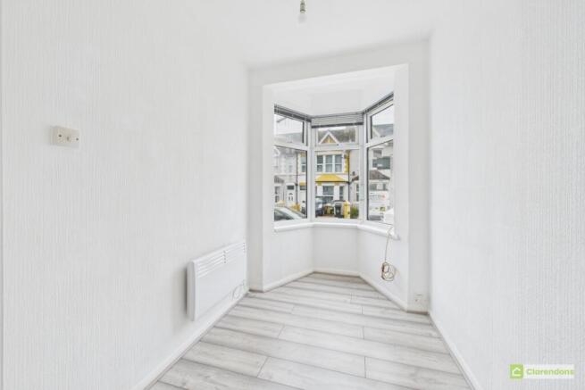 CAM02528G0-PR0416-STILL001