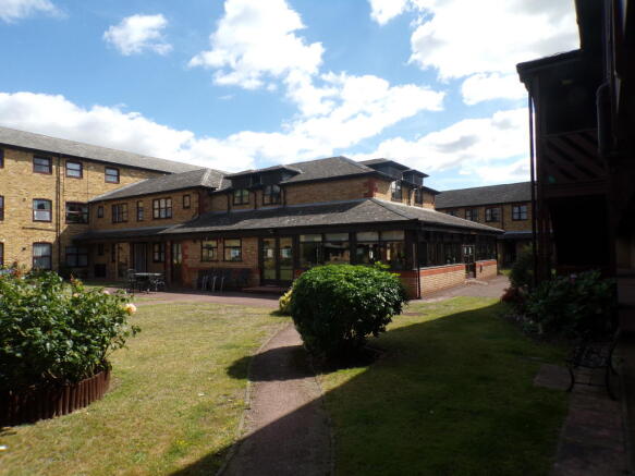 Communal Gardens & side of Ivy Room