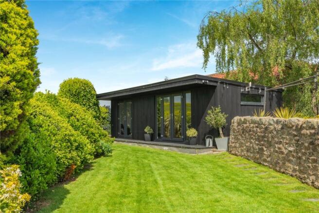 4 bed Barn Conversion for sale Image 9