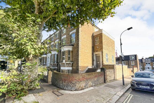 58c Loftus Road, London W12 7EL