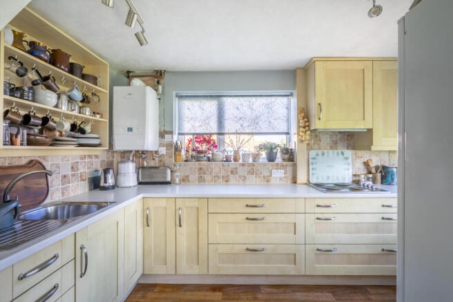 3 bed Semi-Detached for sale Image 4