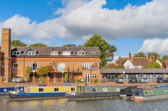 2-bed flat on Union Wharf, Market Harborough, LE16, £450,000