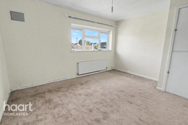 3 bed Semi-Detached for sale Image 8