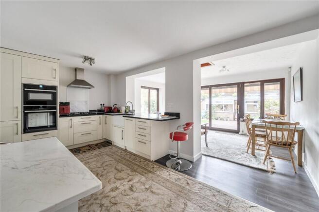 Walbury, Bracknell, Berkshire, RG12 photo 4