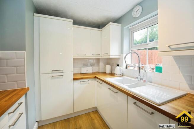2 bed Terraced for sale Image 5