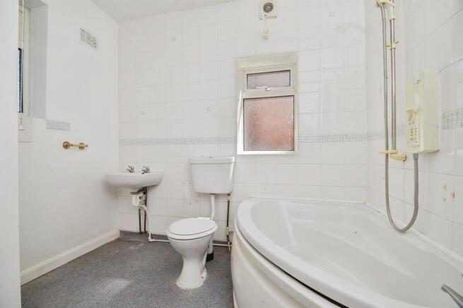 3 bed Semi-Detached for sale Image 8