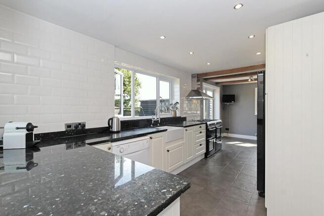 Oaks-Kitchen_1.jpg