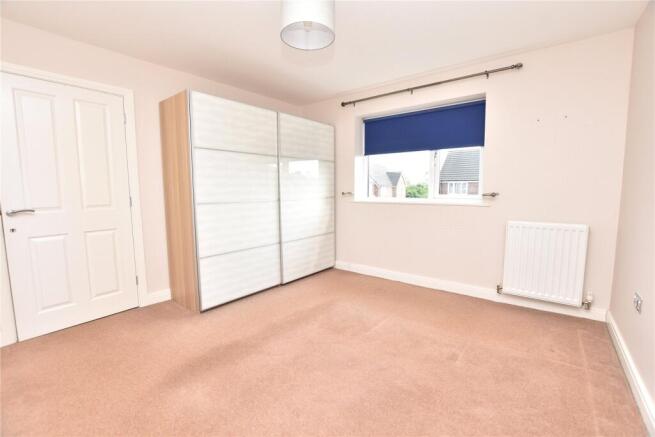 5 bed Detached for sale Image 7