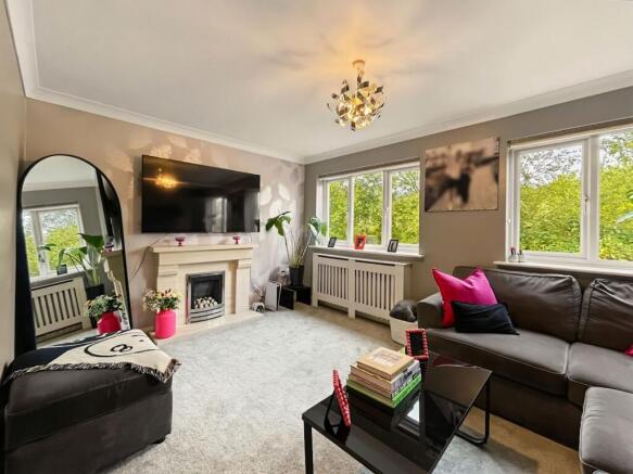 Kingsdale Close, Bury, BL9 photo 2