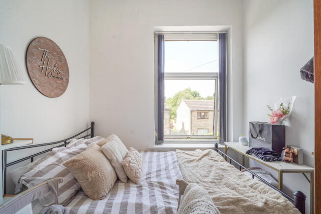 2 bed Flat for sale Image 7