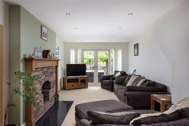5 bed Detached for sale Image 5