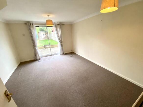 LIVING/DINING ROOM