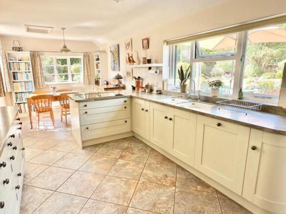 Church End, Twyning, Tewkesbury, GL20 photo 4