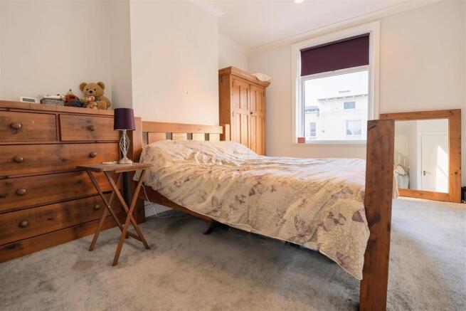 3 bed Terraced for sale Image 9