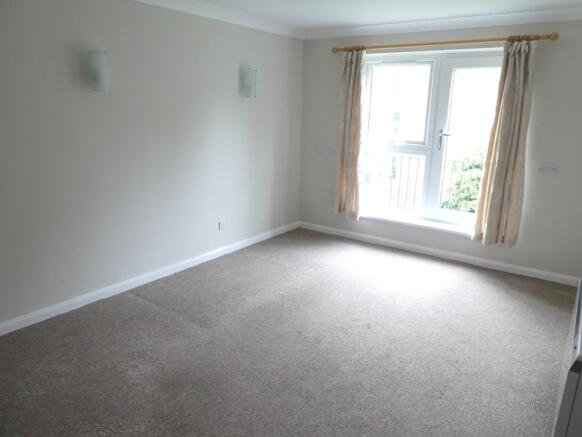 Lounge - New.JPG