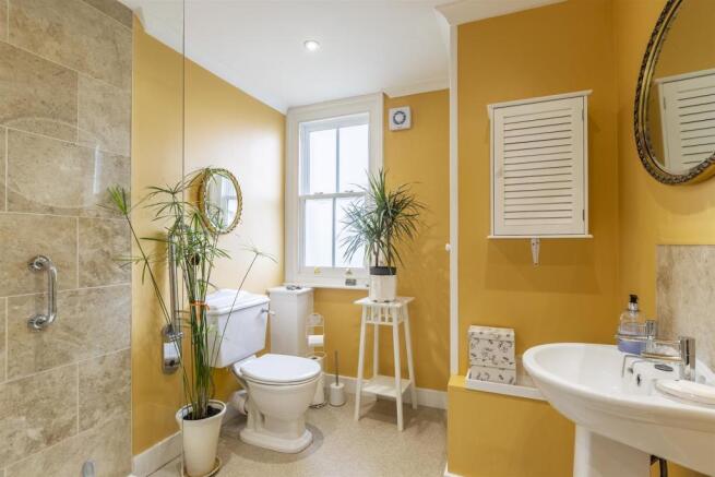 Shower room 2