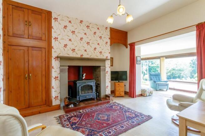 8383901-interior17.jpg