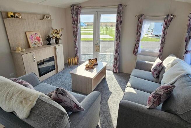 2-bed caravan on Mappleton, Hornsea, HU18 1XR, £39,999