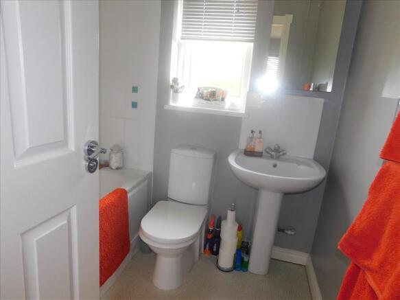 FAMILY BATHROOM WC