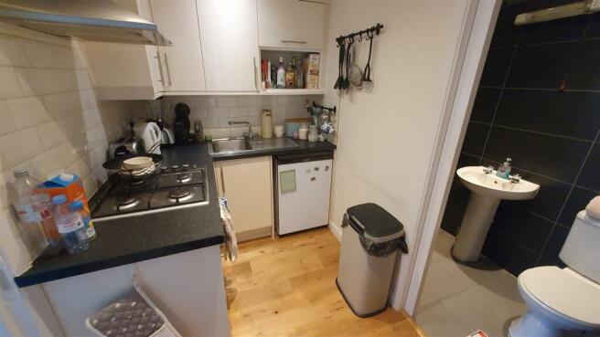 9. Studio kitchen wetroom v2.jpg