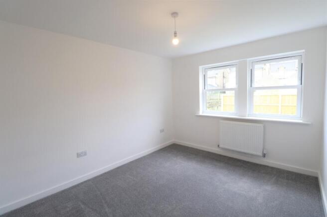 3 bed House to rent Image 8