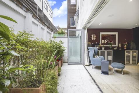 Crabtree Place, Fitzrovia, London, W1T
