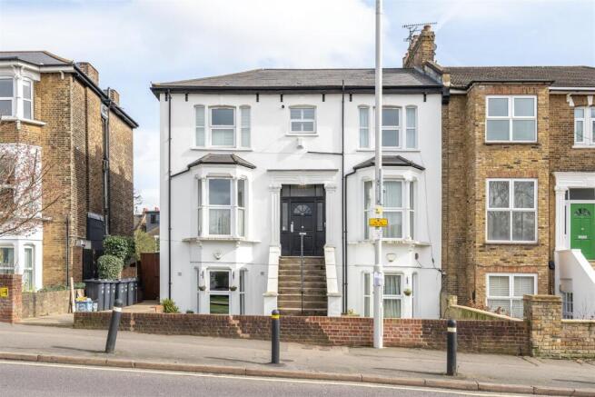 Hermon Hill, E11