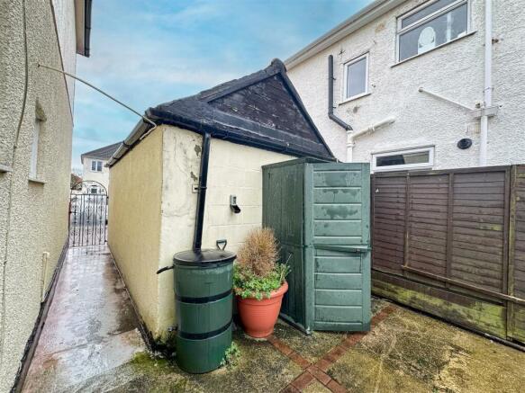 DETACHED GARAGE
