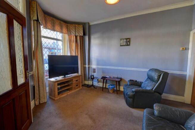 Living Room - 2.jpg