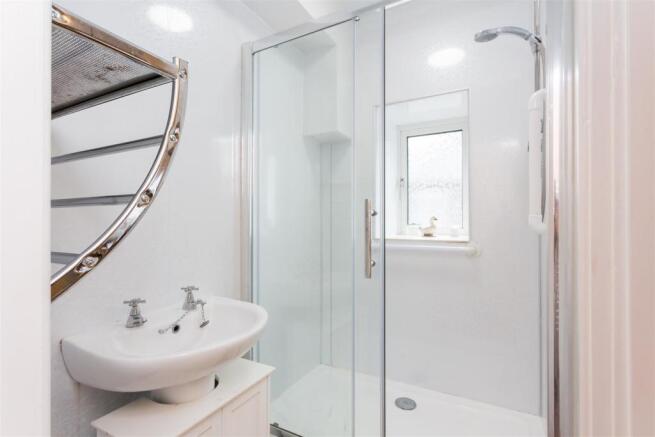 Shower Room B.jpg