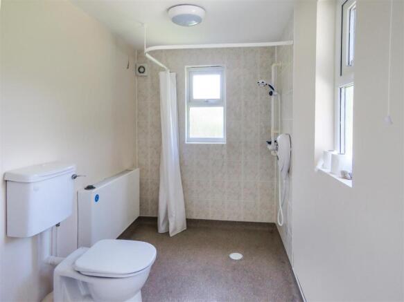 Wet Room.JPG