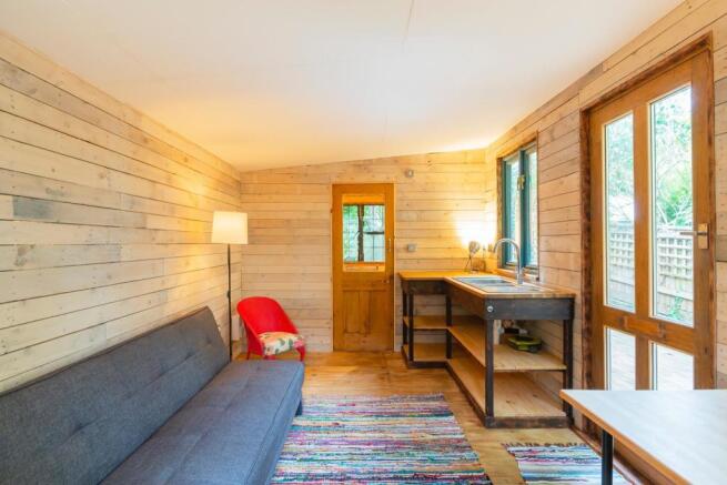 DAORLLEWDRIB92 - Eco Cabin F.jpg