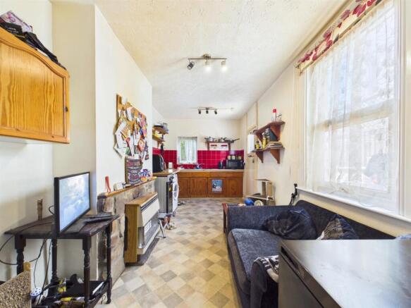 3 - Terraced House for Auction, Douglas Road, Horf