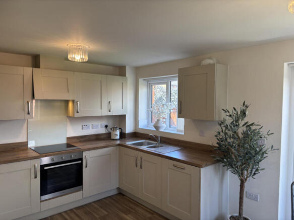 3 bed Detached for sale Image 6