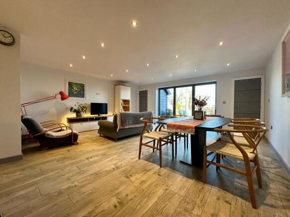Diner/Lounge