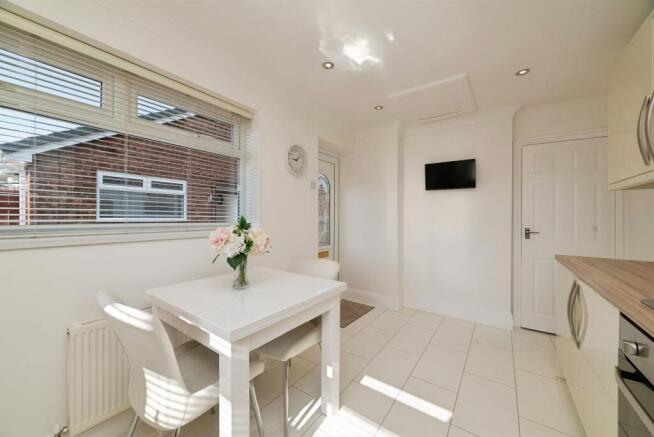 2 bed Semi-Detached Bungalow for sale Image 7