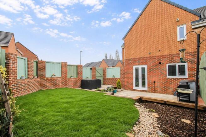 3 bed Semi-Detached for sale Image 12